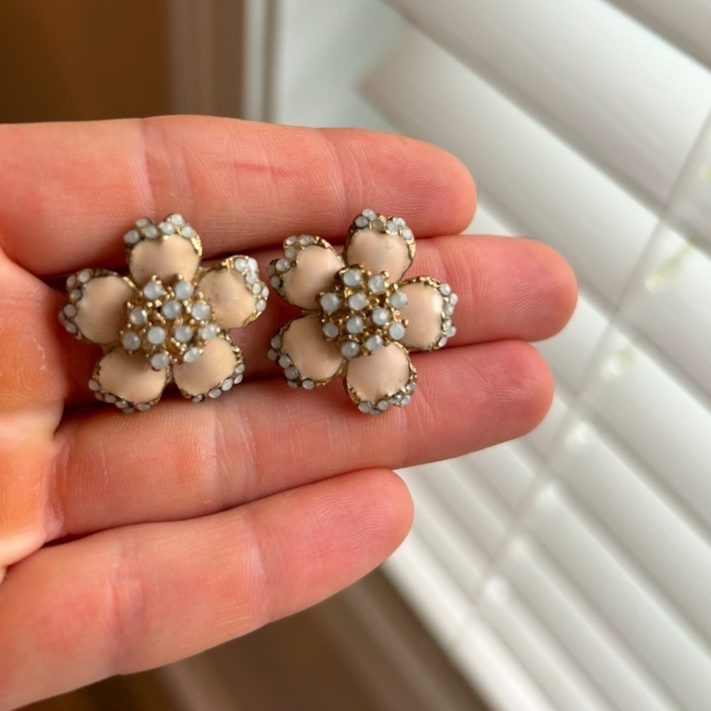 Peach and diamond flower stud earrings